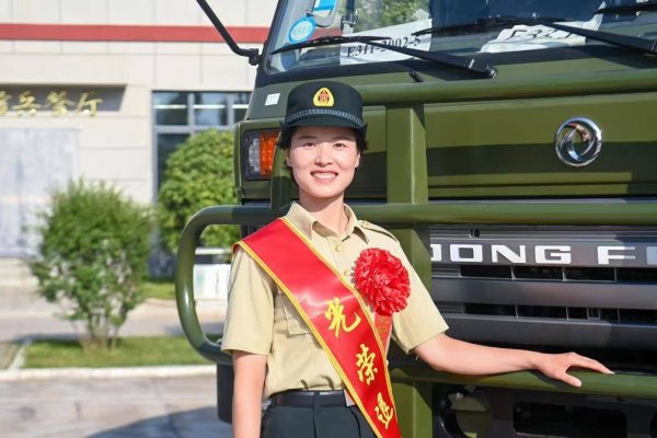 金牛股配资 阅兵方阵中，有两位三峡大学科技学院学子